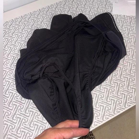 Lululemon Women's Black Athletic size 12 Shorts - Picture 9 of 9